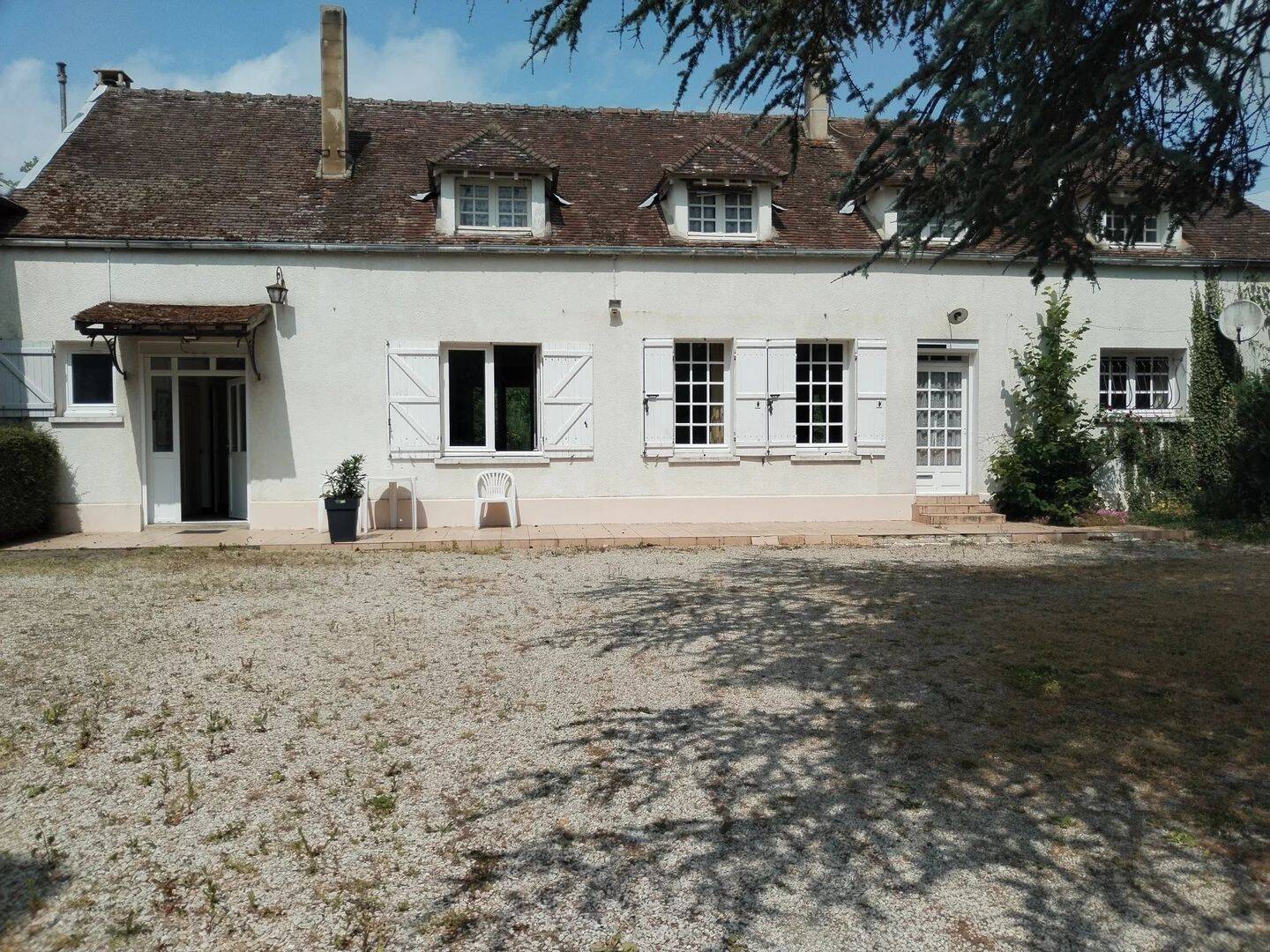 Maison 8 pièces 162 m² · à Bussy-le-Repos · 162,2 m² · 159 000 €