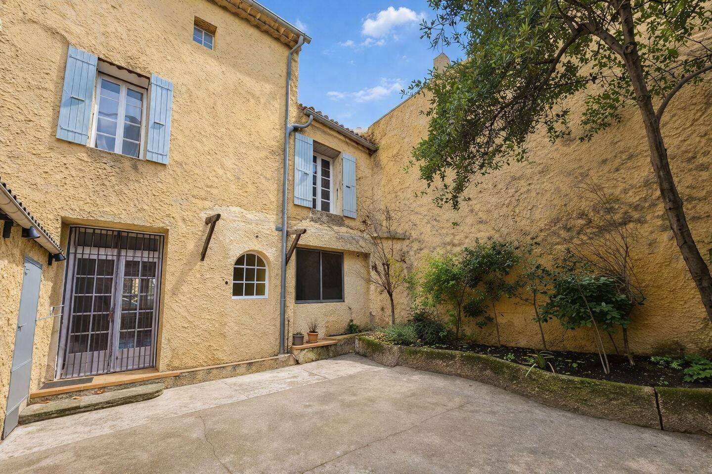 Maison 5 pièces 102 m² · à Sainte-Cécile-les-Vignes · 102 m² · 980 €