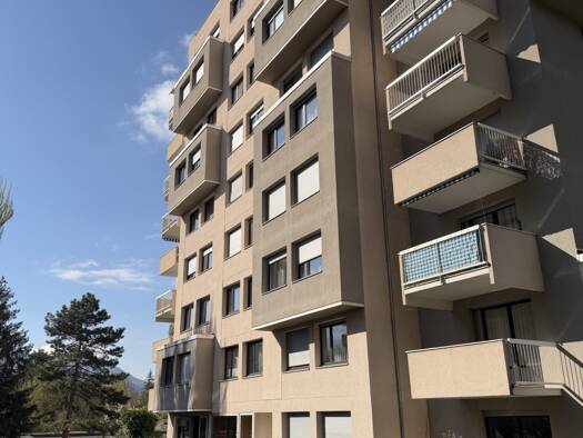 Appartement à louer 888 € 2 pièces 1 chambre 46,5 m² 9ème étage Meylan 38240