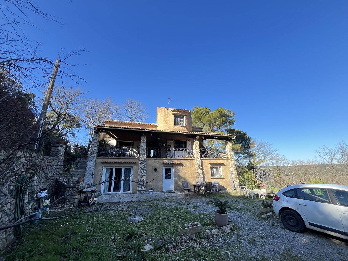 Maison 8 pièces 197 m² · à Saint-Martin-de-Pallières · 197 m² · 261 000 €