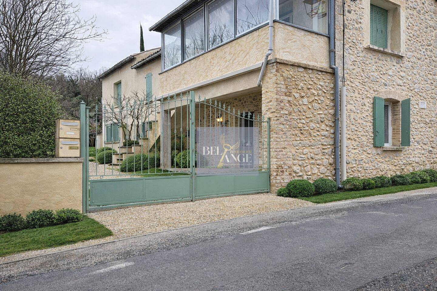 Maison 8 pièces 161 m² · à Allègre-les-Fumades · 161 m² · 240 000 €