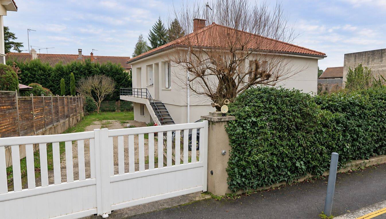 Maison 4 pièces 96 m² · à Saint-Just-Saint-Rambert · 96 m² · 1 000 €/mois