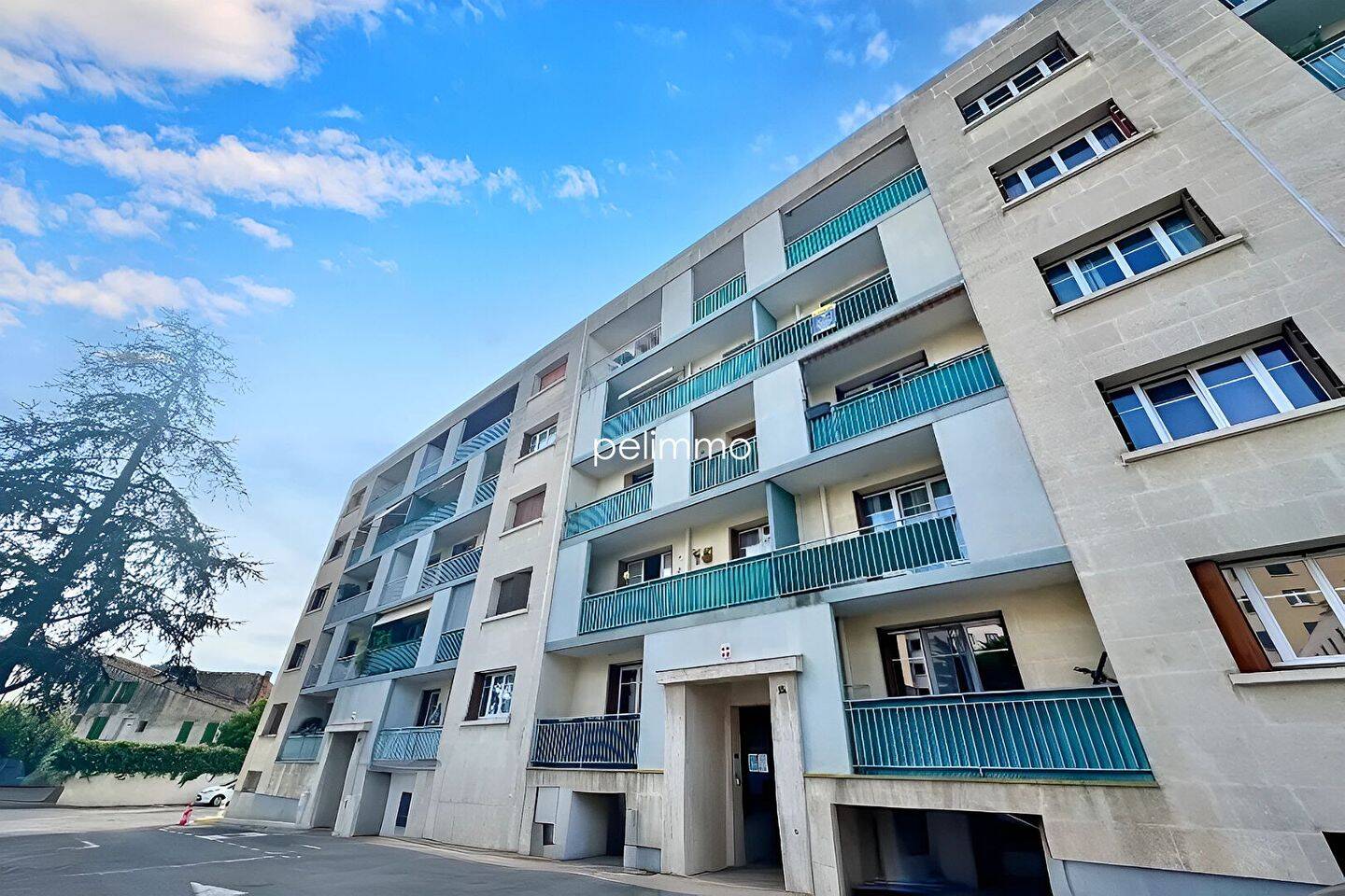 Appartement 4 pièces 77 m² · à Salon-de-Provence · 77 m² · 121 000 €