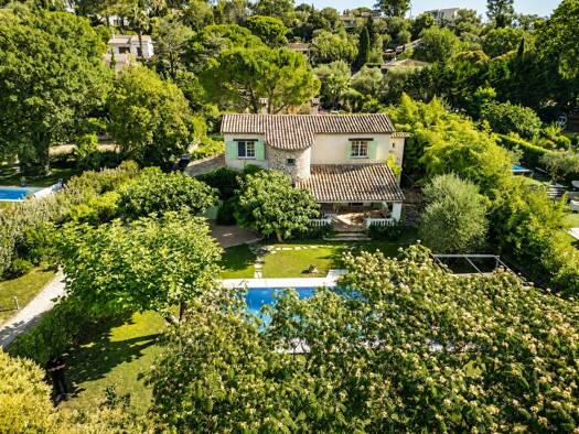 Maison à vendre 1 160 000 € 8 pièces 4 chambres 254,3 m² 2 000 m² de terrain Les Colles-Camp Lauvas-Font de l'Orme Mougins 06250