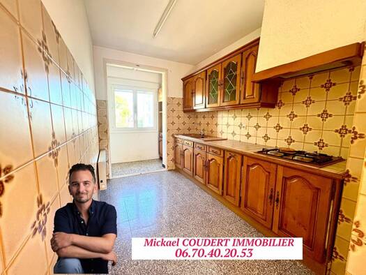 Appartement à vendre 135 000 € 4 pièces 3 chambres 61 m² Étage 2/4 Centre Port-Saint-Louis-du-Rhône 13230