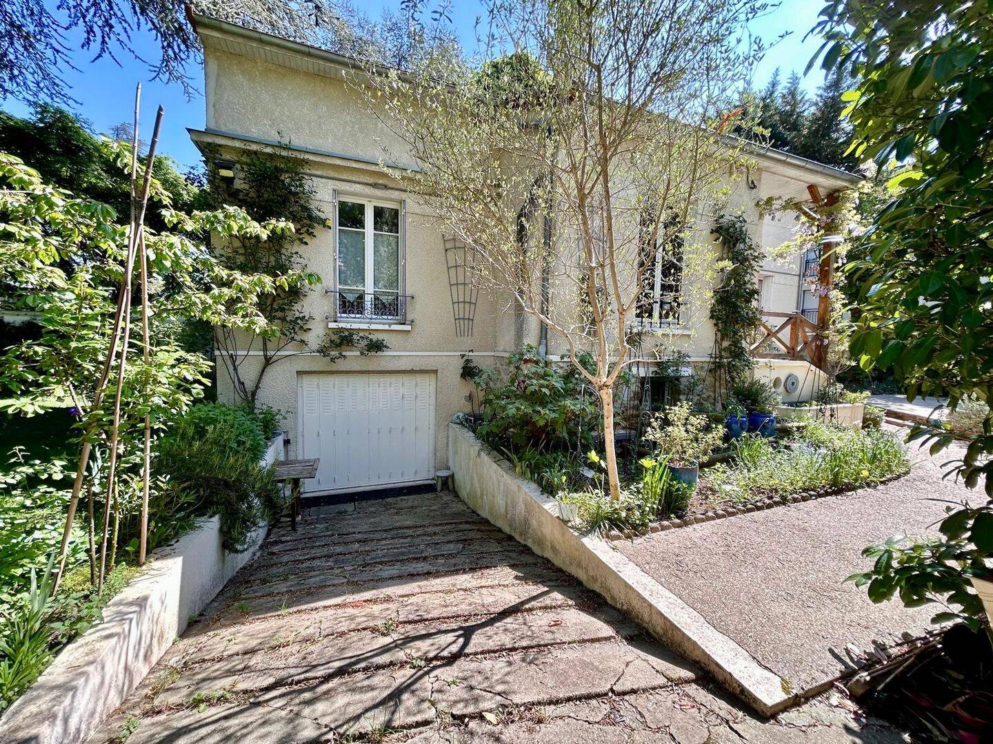Maison 9 pièces 198 m² · à Garches · 198 m² · 1 195 000 €