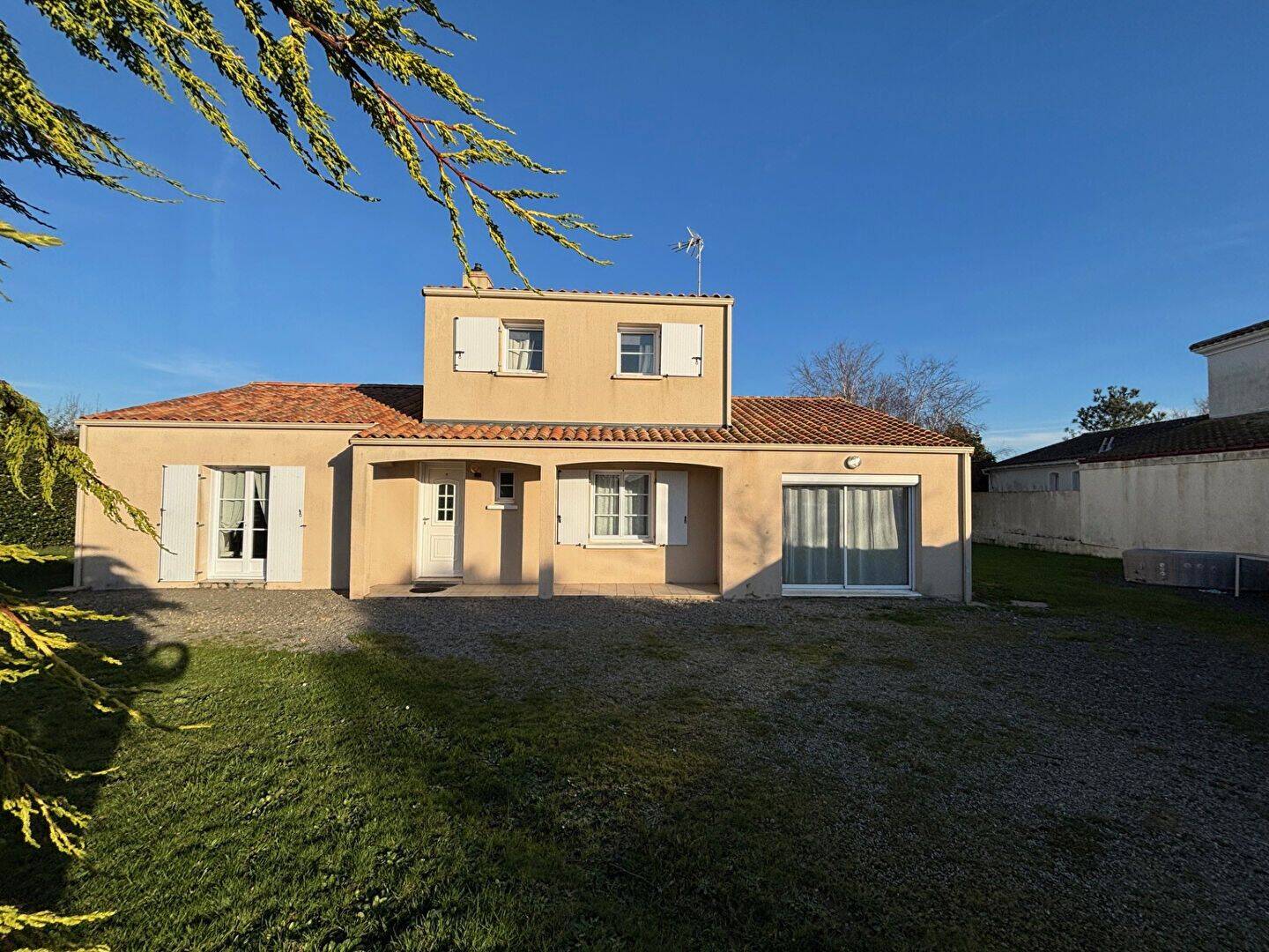 Maison 6 pièces 164 m² · à Givrand · 163,7 m² · 470 400 €