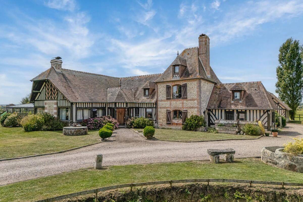 Maison 6 pièces 260 m² · à Cambremer · 260 m² · 1 927 000 €