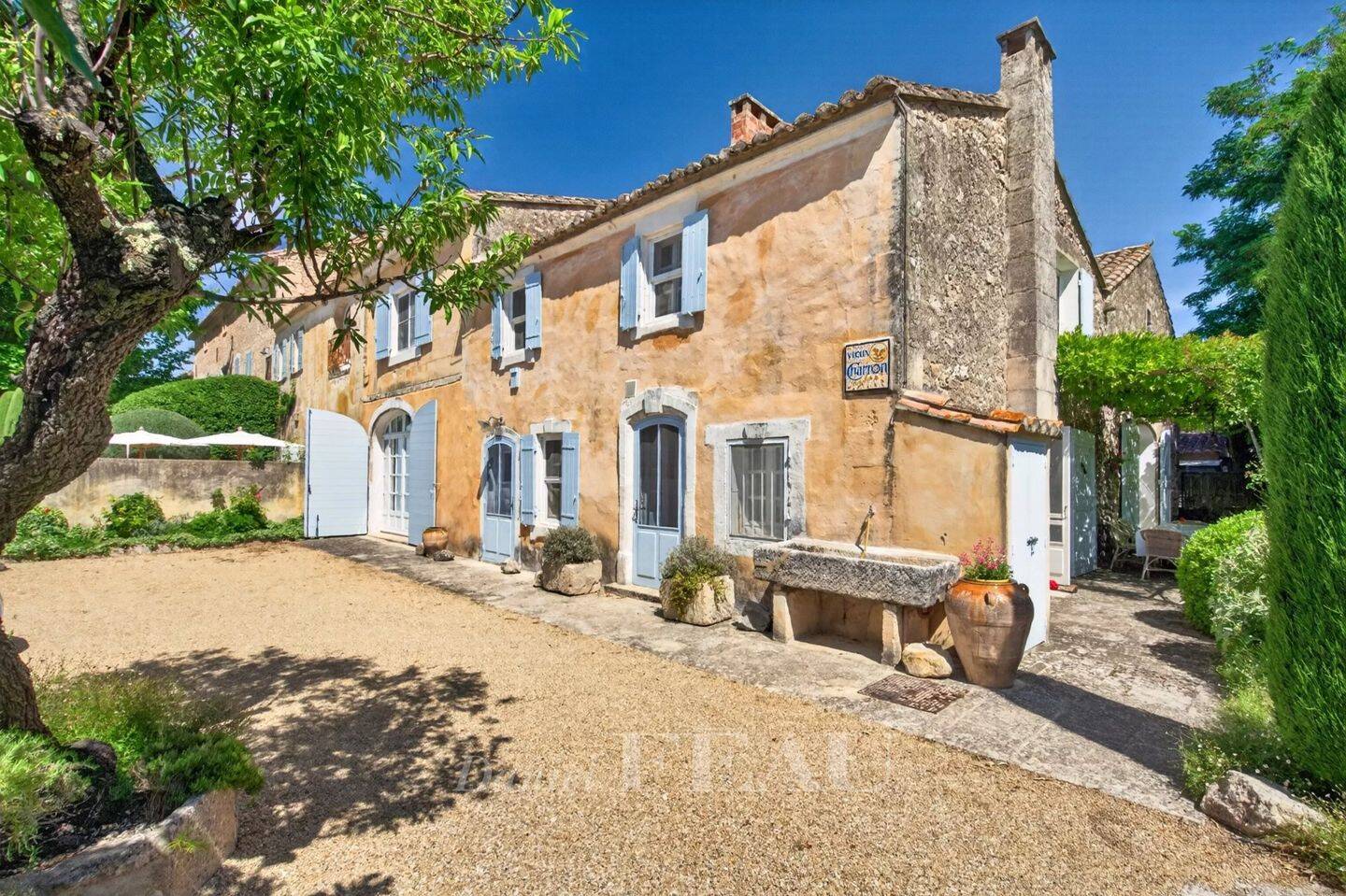 Maison 6 pièces 270 m² · à Paradou · 270 m² · 1 450 000 €