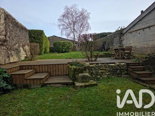 Maison à vendre 339 000 € 8 pièces 5 chambres 220 m² 605 m² de terrain Châteaubernard 16100