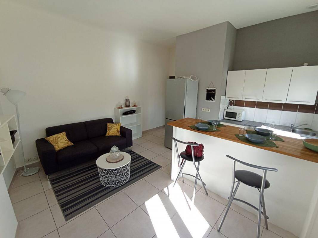Appartement 1 pièce 35 m² · à Istres · 35,3 m² · 646 €