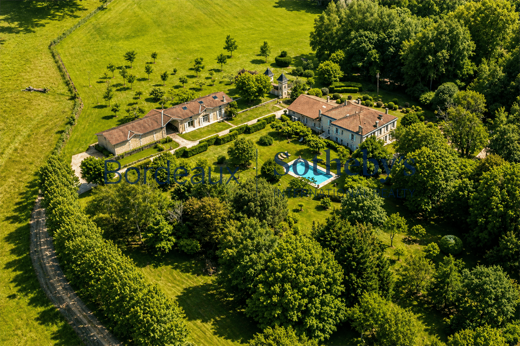 Maison 14 pièces 800 m² · à Bordeaux · 800 m² · 2 990 000 €