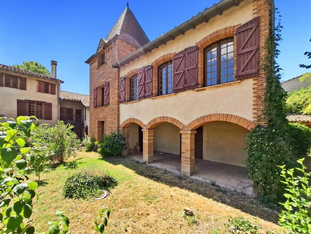 Maison 8 pièces 315 m² · à Pompignan · 315 m² · 215 000 €