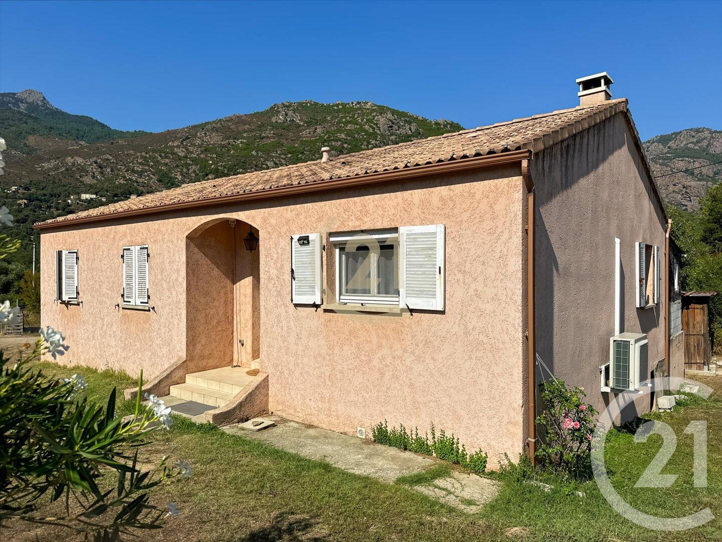 Maison 5 pièces 87 m² · à Castirla · 87 m² · 299 000 €