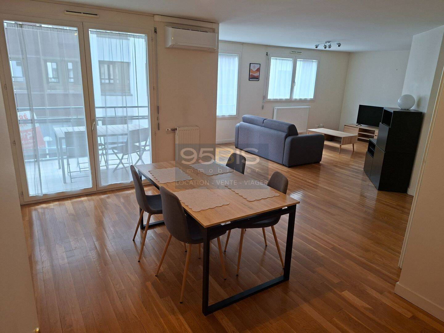 Appartement 3 pièces 100 m² · à Lyon 6ème Arrondissement · 100 m² · 2 395 €