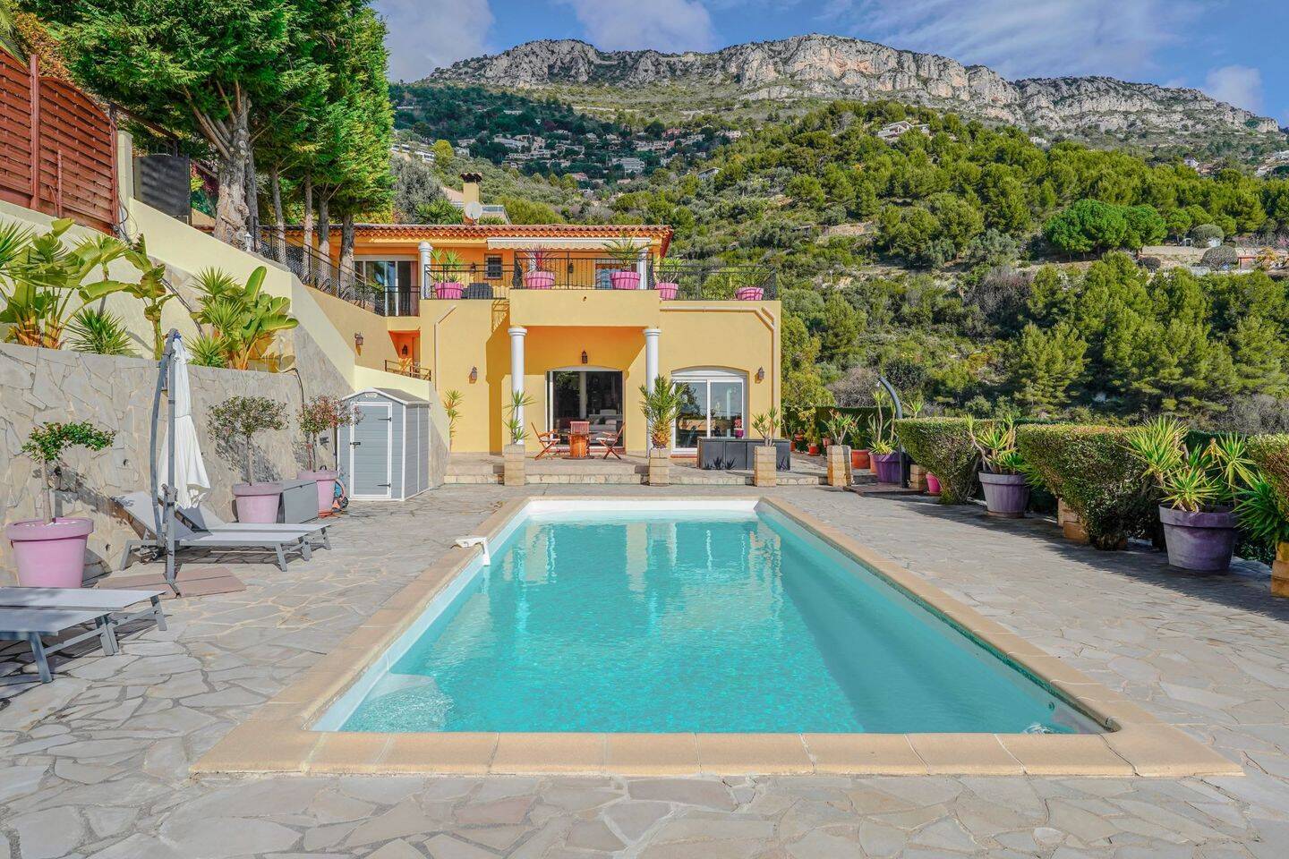 Maison 6 pièces 230 m² · à Èze · 230,4 m² · 2 200 000 €
