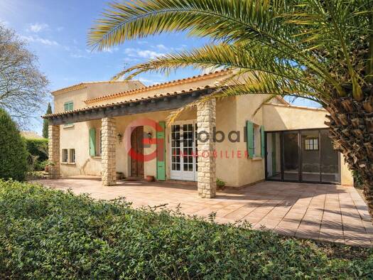 Maison de plain-pied à vendre 549 000 € 4 pièces 3 chambres 128 m² 812 m² de terrain Saint-Rémy-de-Provence 13210