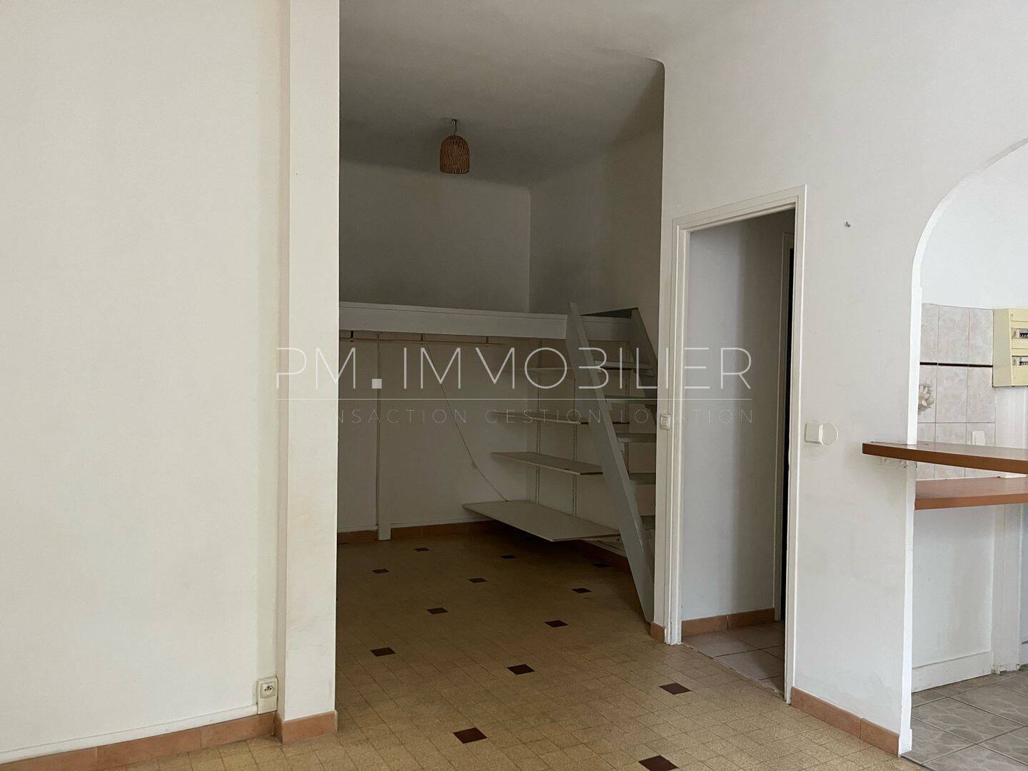 Appartement 1 pièce 31 m² · à Marseille 8ème Arrondissement · 31,2 m² · 617 €
