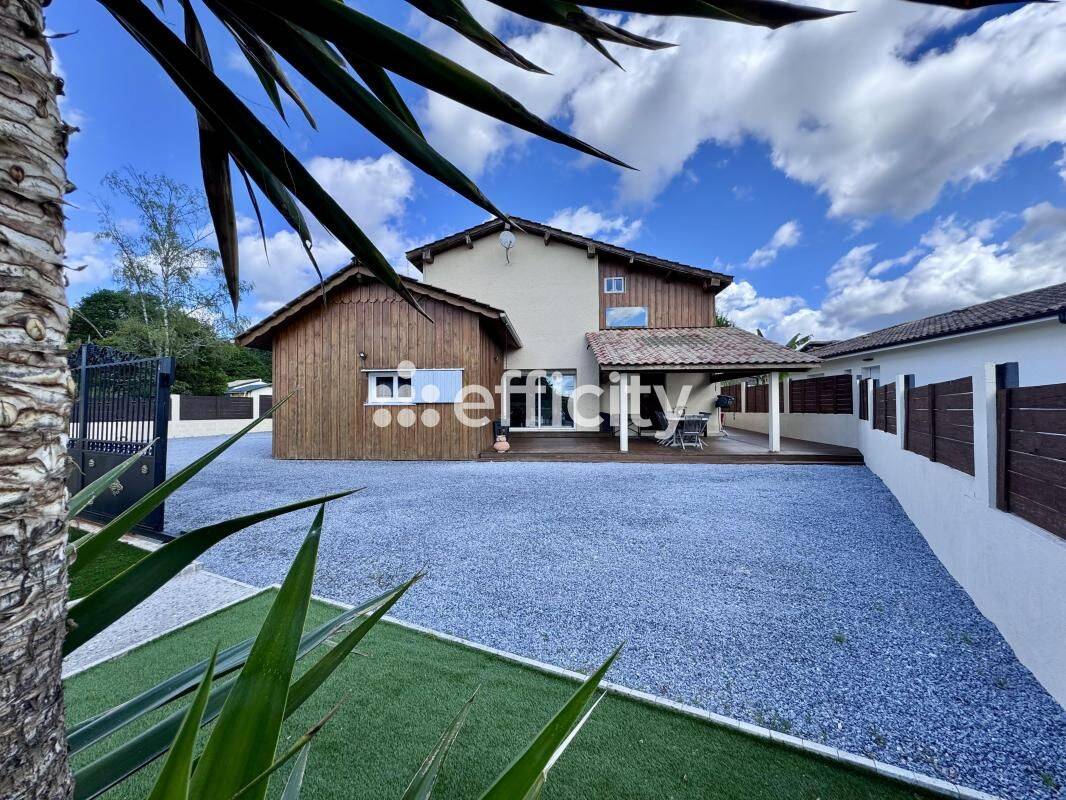 Maison 5 pièces 179 m² · à Salles · 179 m² · 399 000 €