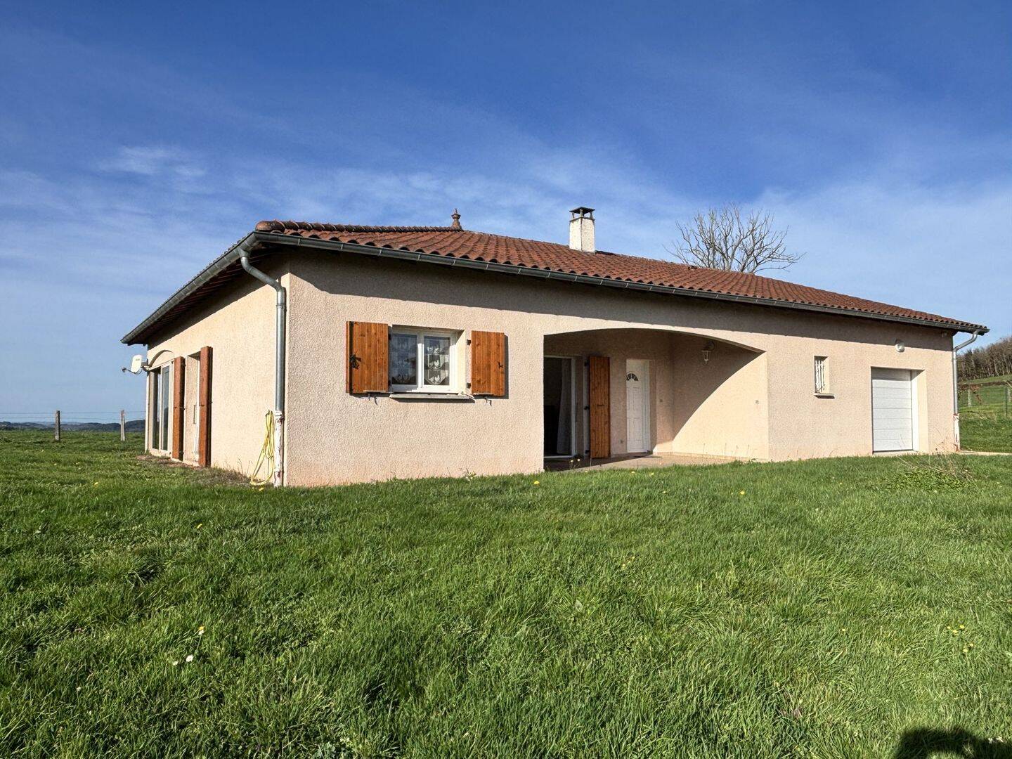 Maison 6 pièces 143 m² · à Saint-Bonnet-des-Bruyères · 143 m² · 239 000 €