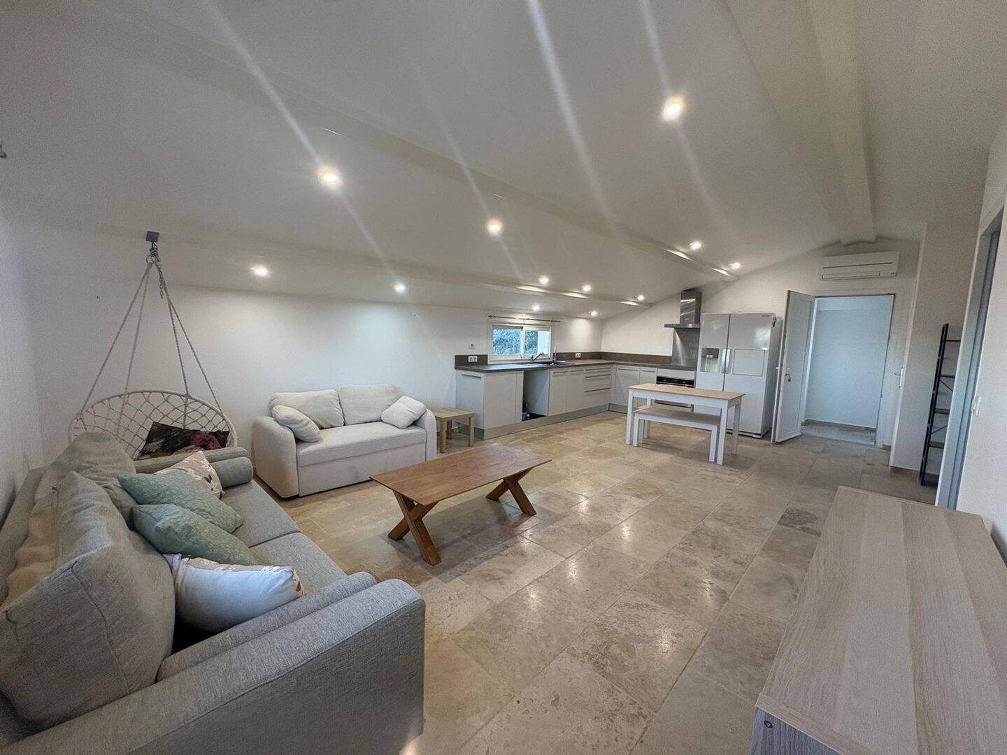 Appartement 2 pièces 55 m² · à Eyguières · 55 m² · 750 €
