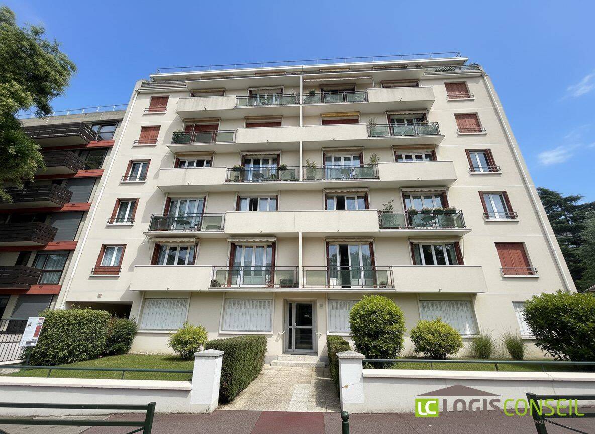 Appartement 3 pièces 54 m² · à Bourg-la-Reine · 53,6 m² · 253 000 €