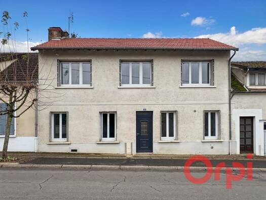 Maison à vendre 88 000 € 4 pièces 3 chambres 88 m² 296 m² de terrain Ainay-le-Château 03360