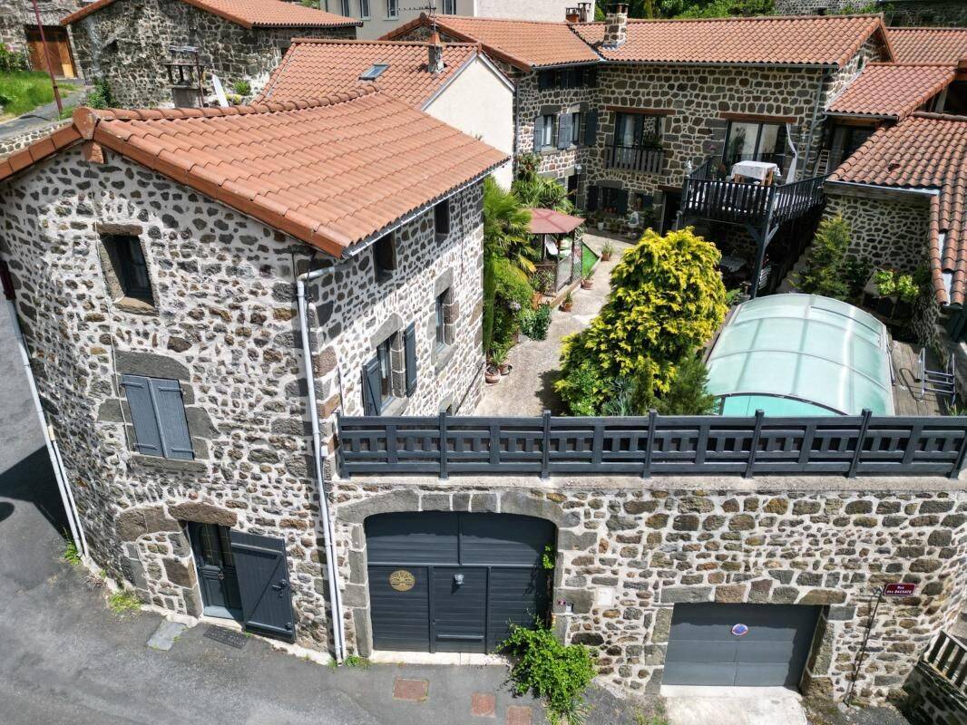 Maison 10 pièces 270 m² · à Polignac · 270 m² · 445 000 €