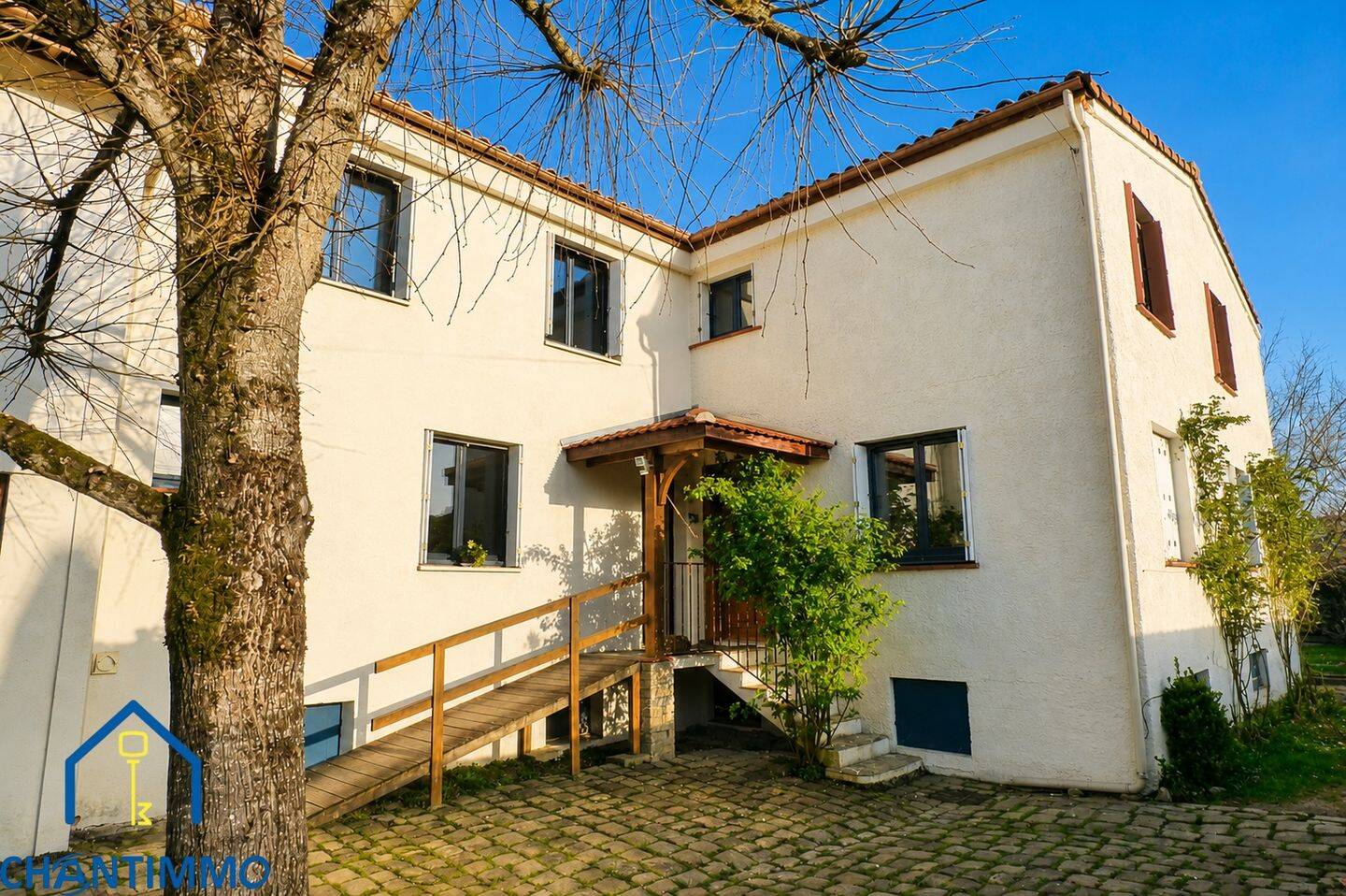 Maison 9 pièces 176 m² · à Chantonnay · 176,2 m² · 283 500 €