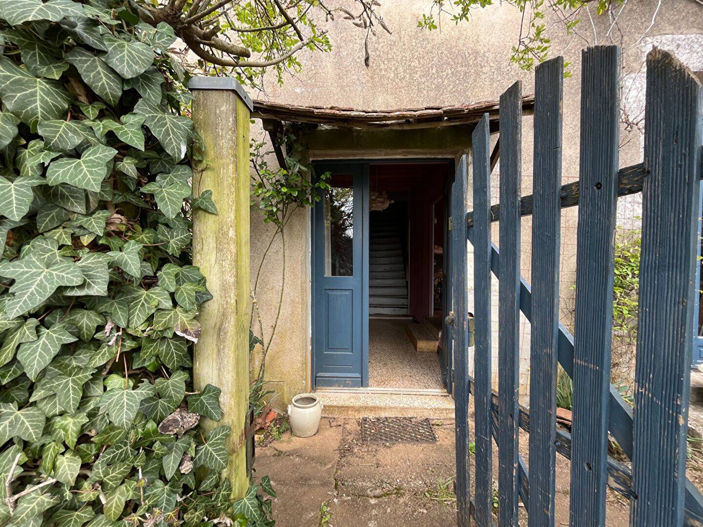 Maison 6 pièces 155 m² · à Sens-Beaujeu · 155 m² · 99 000 €