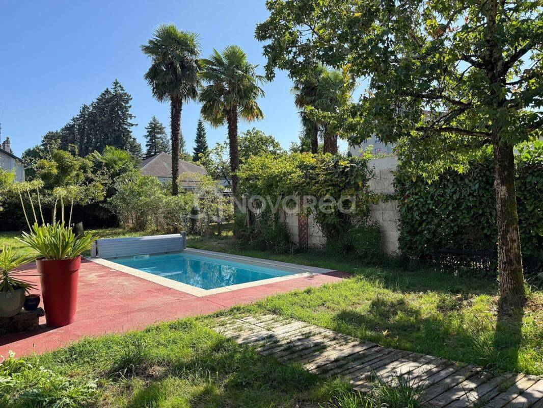 Maison 7 pièces 145 m² · à Pau · 145 m² · 2 500 €/mois