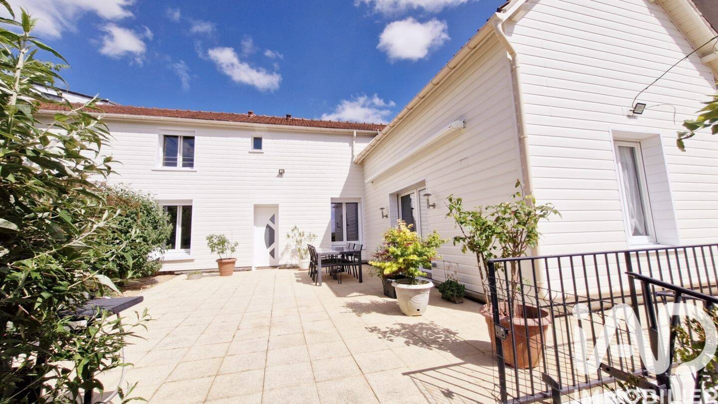 Maison 7 pièces 146 m² · à Chartres · 146,4 m² · 320 000 €