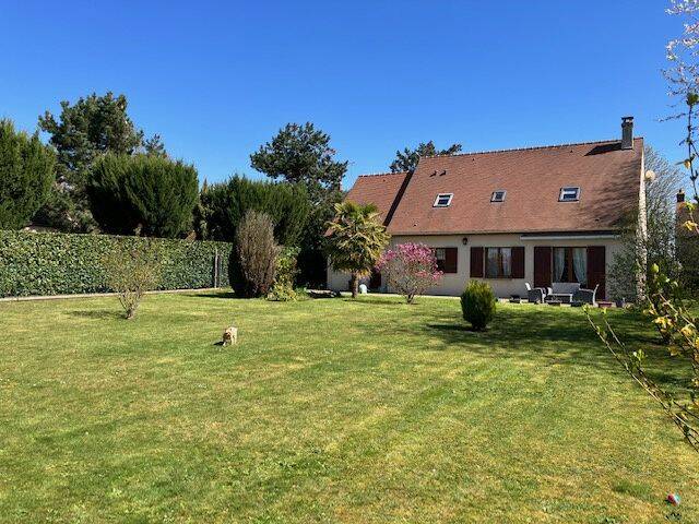 Maison 6 pièces 125 m² · à La Celle-les-Bordes · 125 m² · 445 000 €