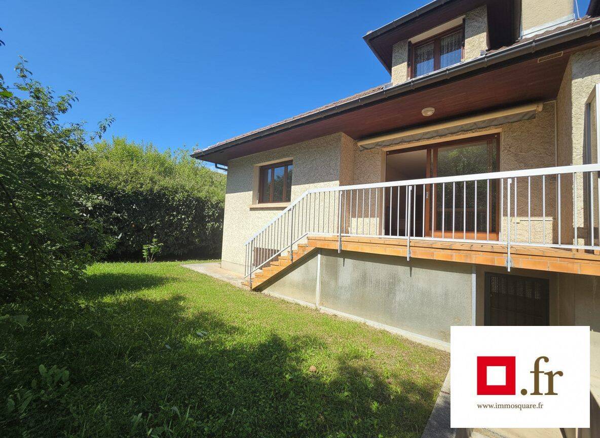 Maison 4 pièces 111 m² · à Grenoble · 110,9 m² · 300 000 €