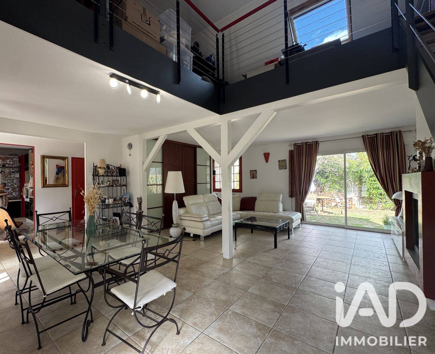 Maison 8 pièces 224 m² · à Luynes · 224 m² · 459 000 €