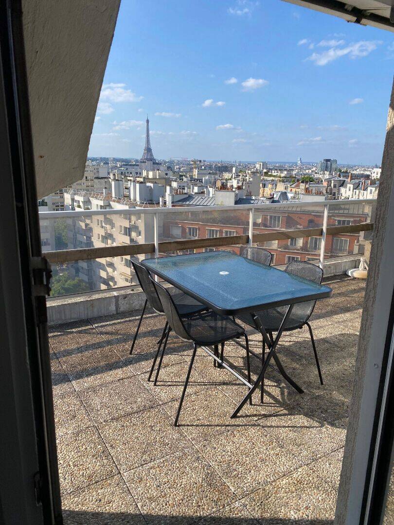 Appartement 2 pièces 61 m² · à Paris 15ème Arrondissement · 61 m² · 3 720 €