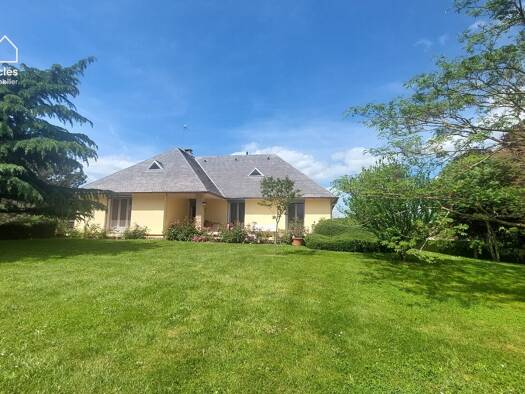 Villa à vendre 349 000 € 9 pièces 5 chambres 197 m² 4 127 m² de terrain Saint-Gengoux-le-National 71460