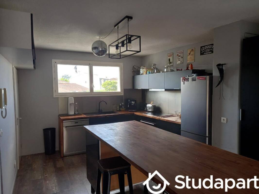 1 pièce 10 m² · à Bordeaux · 10 m² · 400 €/mois