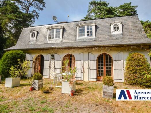 Maison à vendre 820 000 € 5 pièces 3 chambres 83 m² 10 070 m² de terrain Saint-Léger-en-Yvelines 78610