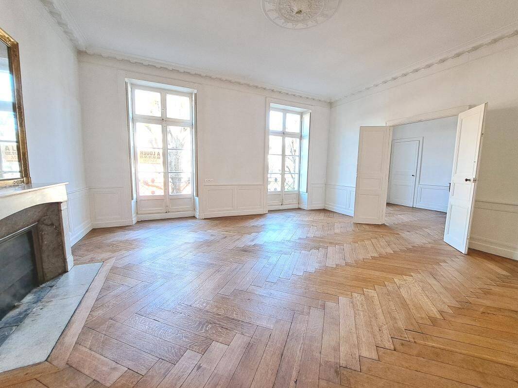 5 pièces 145 m² · à Nantes · 145 m² · 1 540 €/mois