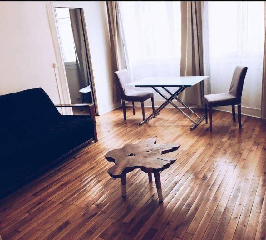 Appartement 2 pièces 42 m² · à Paris 16ème Arrondissement · 42 m² · 1 889 €/mois