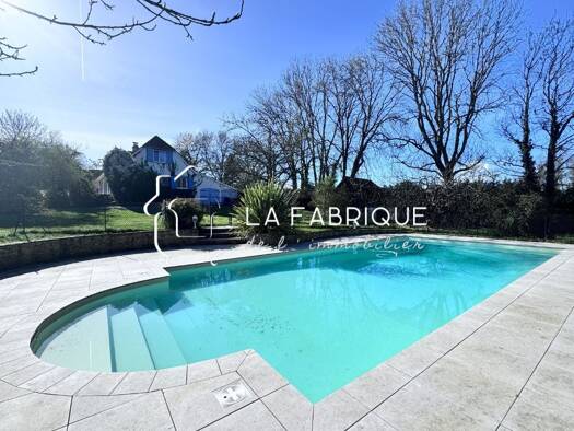 Maison à vendre 399 000 € 6 pièces 5 chambres 149,8 m² 3 844 m² de terrain Serres-Castet 64121