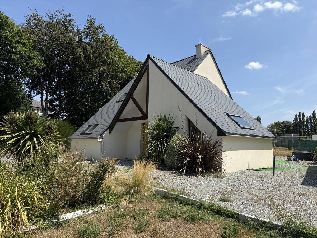 Maison 2 pièces 107 m² · à Grâce-Uzel · 107,1 m² · 166 960 €