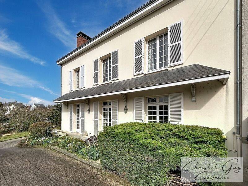 Maison 12 pièces 291 m² · à Montval-sur-Loir · 291 m² · 220 000 €