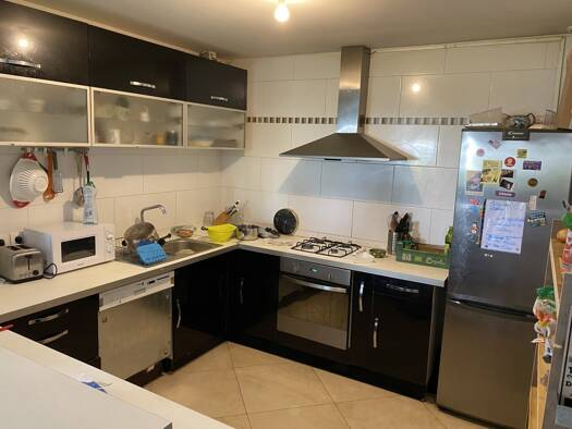 Appartement à louer 942 € 4 pièces 3 chambres 96 m² Étage 1/1 Saint-Martin-d'Hères 38400