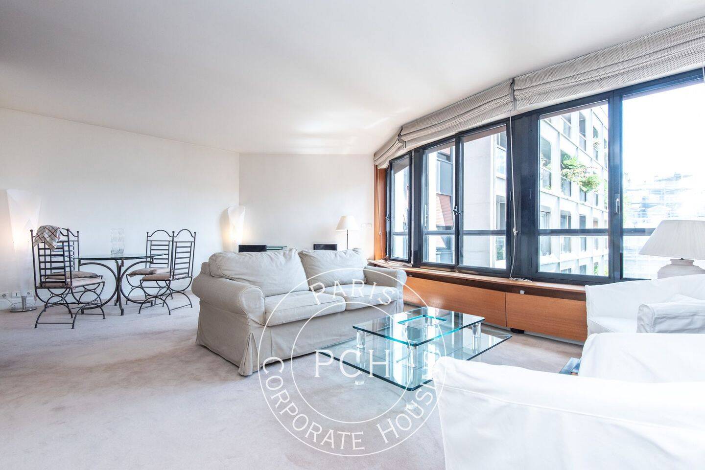 Appartement 2 pièces 65 m² · à Paris 16ème Arrondissement · 65 m² · 3 400 €