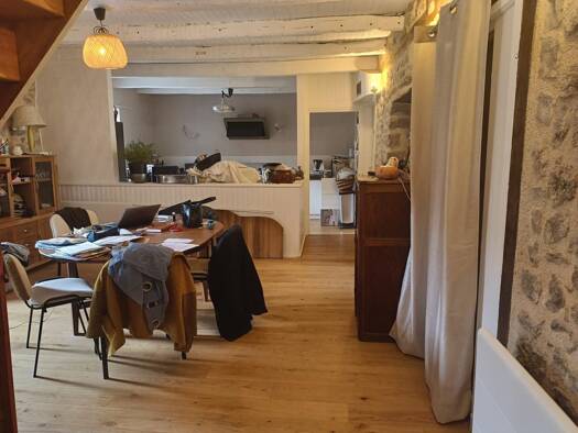 Maison à vendre 261 000 € 3 pièces 4 chambres 156 m² 665 m² de terrain Marcolès 15220