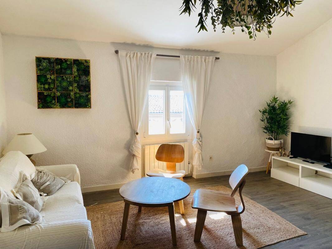 Appartement 1 pièce 42 m² · à Pertuis · 41,6 m² · 690 €