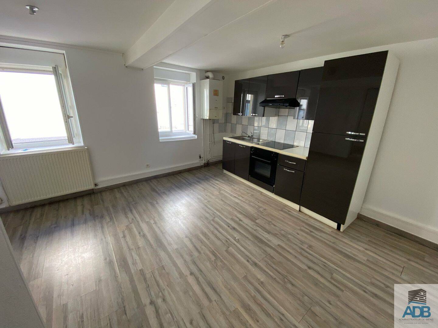 Appartement 3 pièces 46 m² · à Roanne · 46 m² · 438 €
