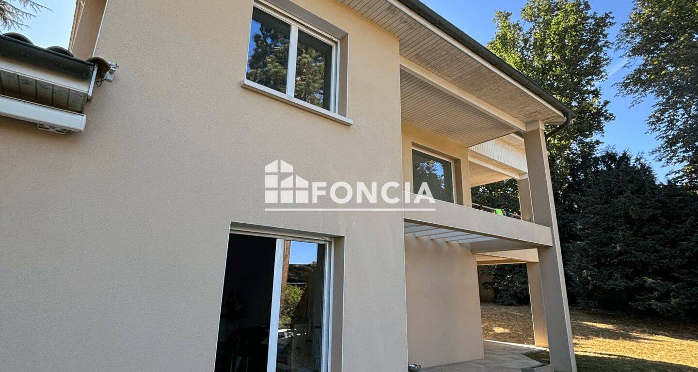 Maison 8 pièces 224 m² · à Charbonnières-les-Bains · 223,7 m² · 2 880 €